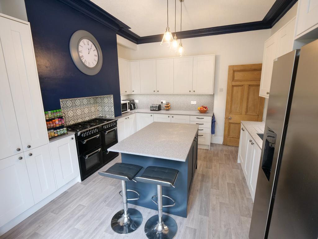 Kitchen Dual Aspect