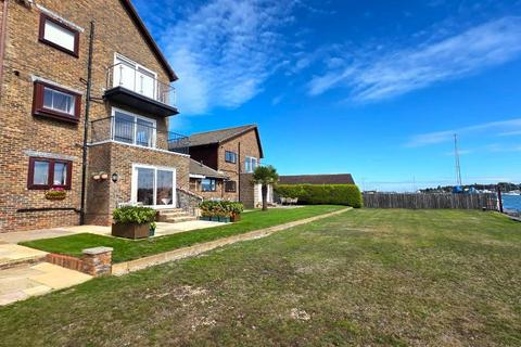 2 bedroom flat for sale, Latimer Road, St Helens, Isle of Wight, PO33 1YR