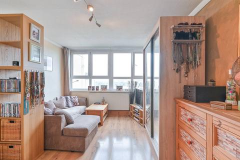 2 bedroom flat for sale, Grantham Road, Stockwell, London, SW9