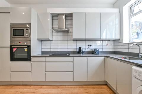 3 bedroom maisonette for sale, Holloway Road, Holloway, London, N7
