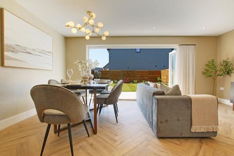 5 bedroom detached house for sale, The Chimes