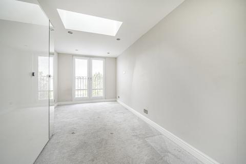 3 Victor Road, Windsor, SL4 3JS