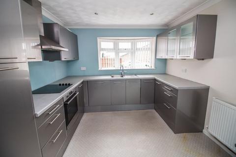 3 bedroom bungalow for sale, Kittiwake Drive, Ayton, Washington, NE38