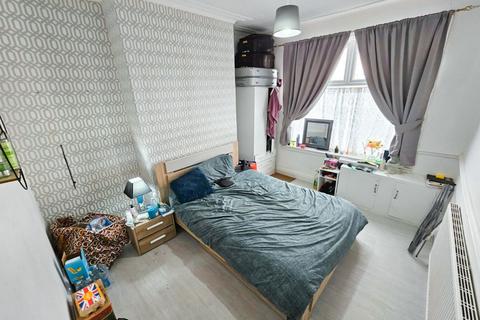 30 Albert Avenue, Manchester, M18 7JX