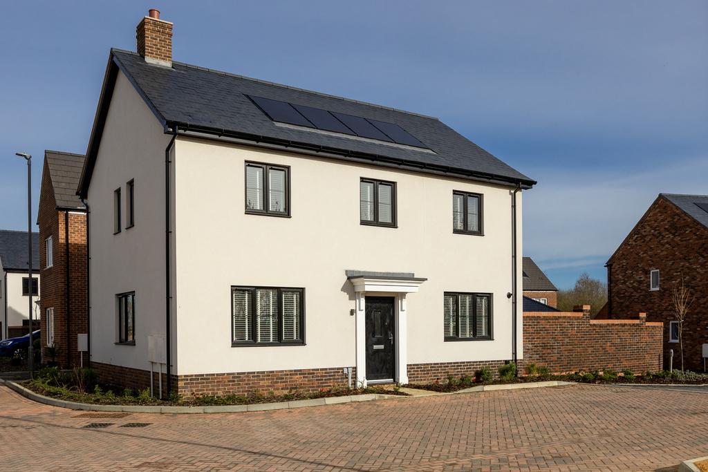 4 bedroom detached house for sale