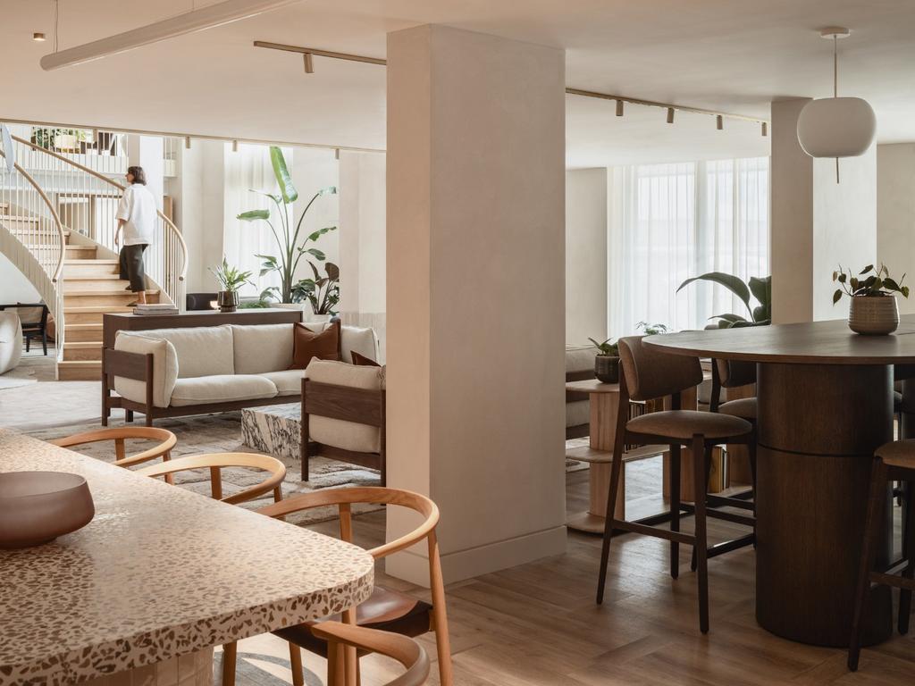 Concierge and Lounge