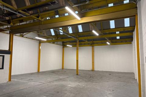 Distribution warehouse to rent, 321 Halley St Glasgow G13 4DJ