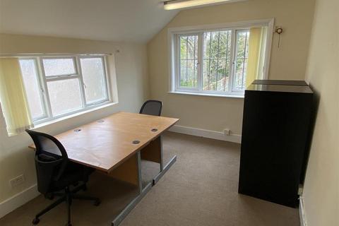 Office to rent, 57-59 Queens Rd Buckhurst Hill IG9 5BU