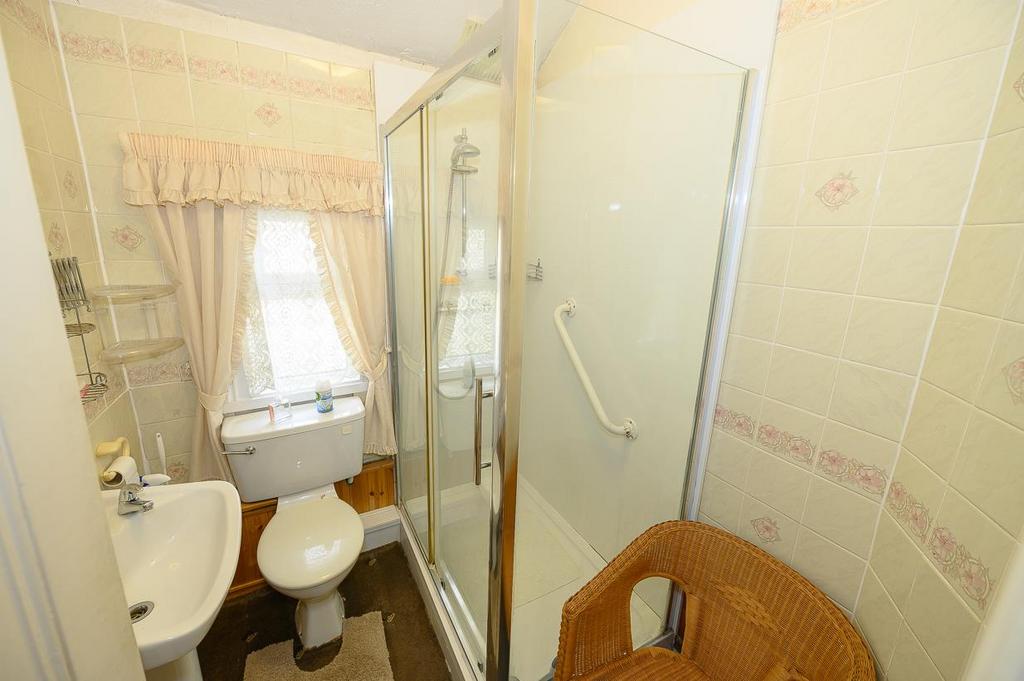 FF Shower room.jpg