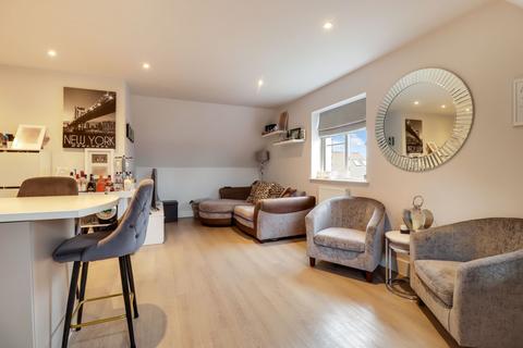 undefined, Flat 4, 6 Pavilion Place, KT89FE