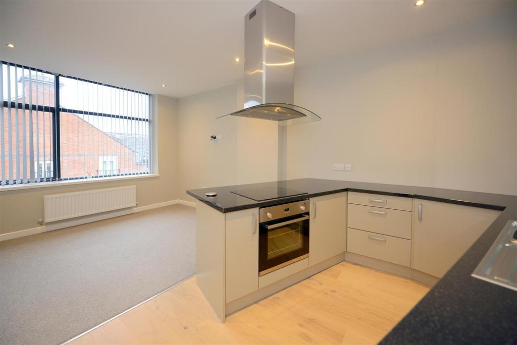Open plan lounge/dining room