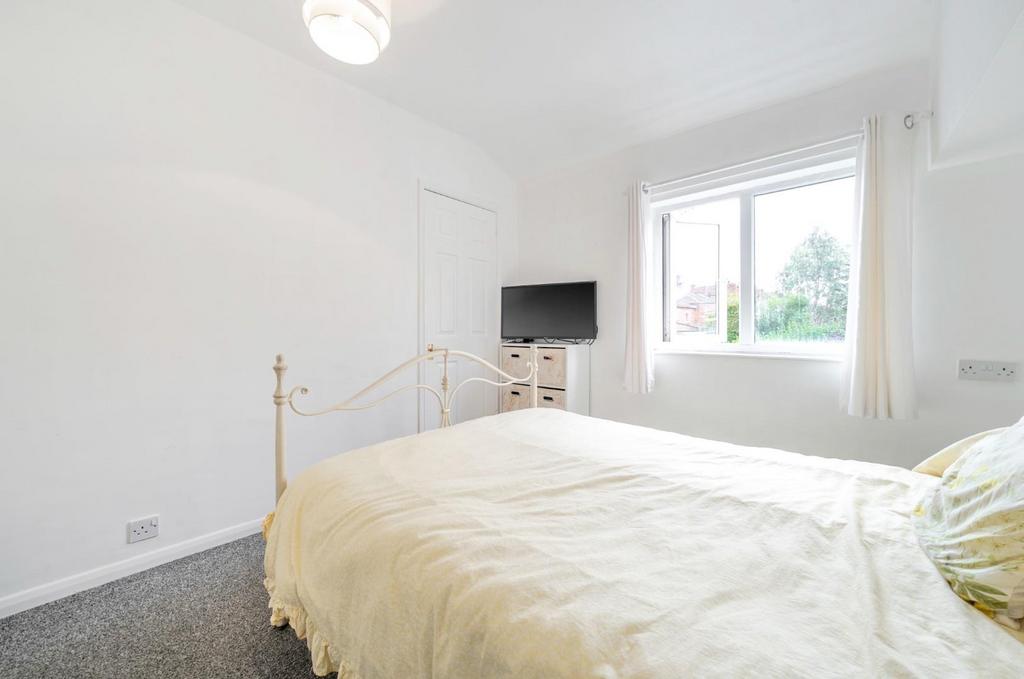 2nd view MASTER BEDROOM.jpg