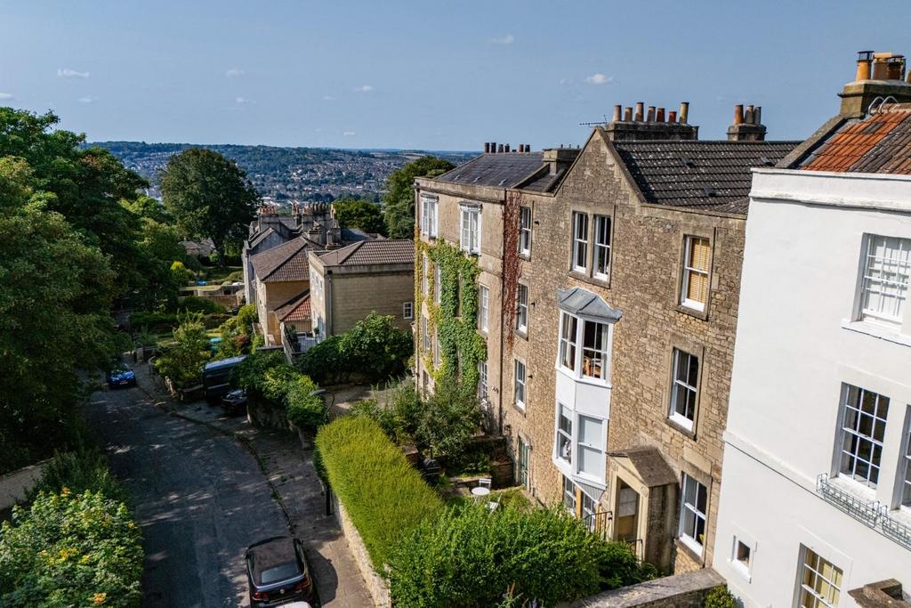 Flat 1 7 Mount Beacon BA1 5 QP-16.jpg