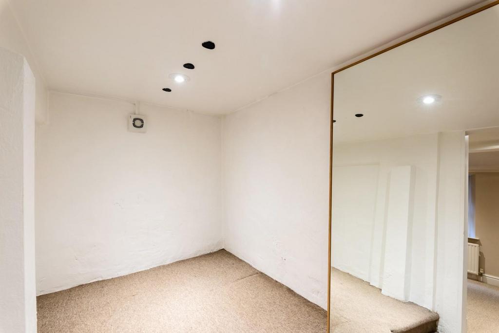 Dressing Room.jpg
