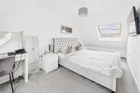 3 bedroom terraced house for sale, Atkyns Drive, Tuffley, Gloucester
