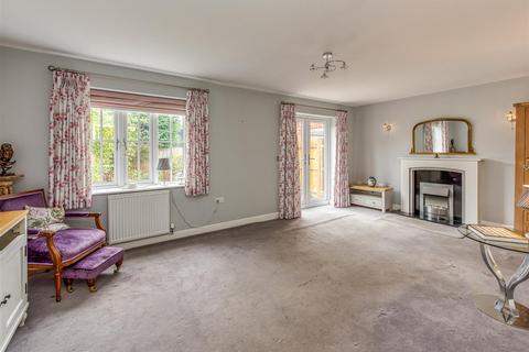 6 Stanham Close, Wombourne, Wolverhampton, WV5 9JL