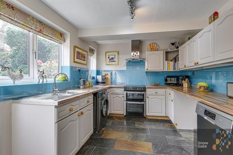 4 bedroom detached house for sale, Longlands Bank, Holmfirth HD9