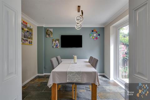 4 bedroom detached house for sale, Longlands Bank, Holmfirth HD9