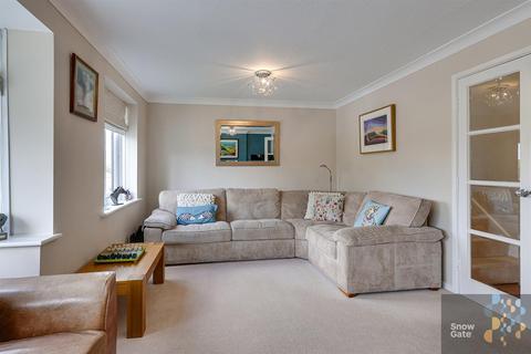 4 bedroom detached house for sale, Longlands Bank, Holmfirth HD9
