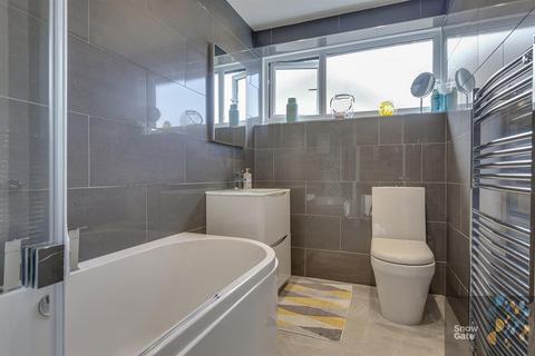 4 bedroom detached house for sale, Longlands Bank, Holmfirth HD9