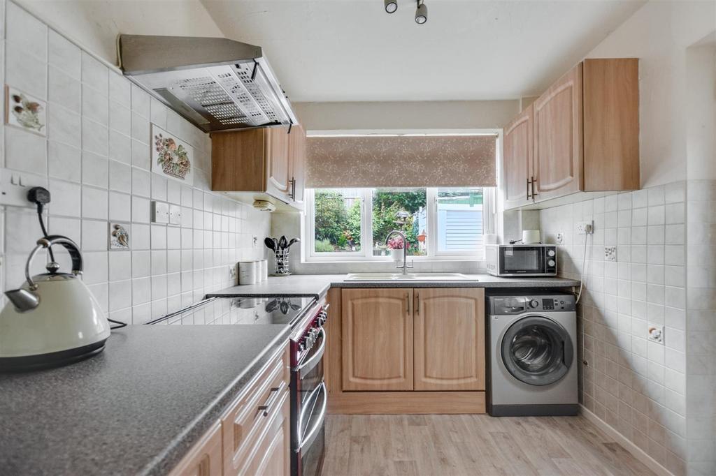Kitchen 1.jpeg