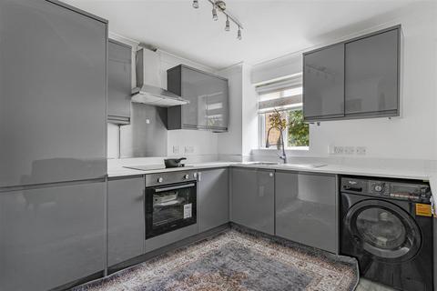 undefined, Mullards Close, Mitcham