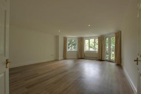 undefined, Paulin Drive, London