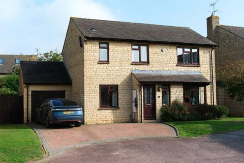 Lyndhurst Close, Cheltenham GL52