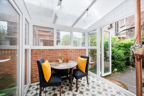 3 bedroom flat for sale, Iverson Road, London, NW6