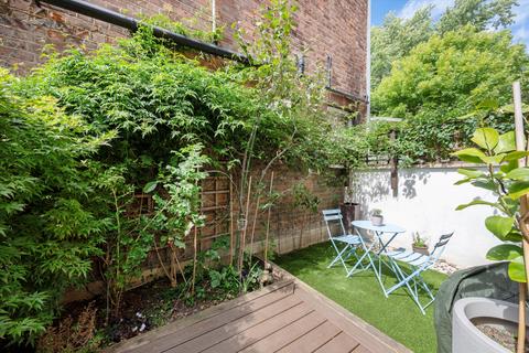 3 bedroom flat for sale, Iverson Road, London, NW6