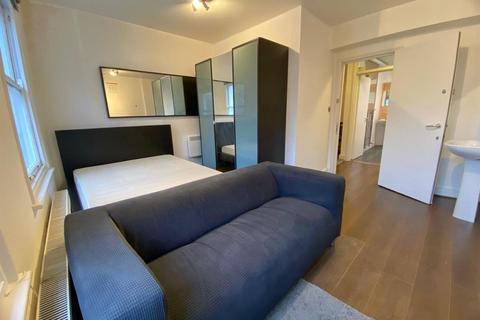 Studio to rent, Crowndale Road, London NW1