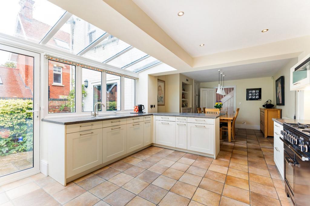 Kitchen/Dining