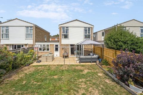 3 bedroom detached house for sale, The Gables, Aylesbury HP17