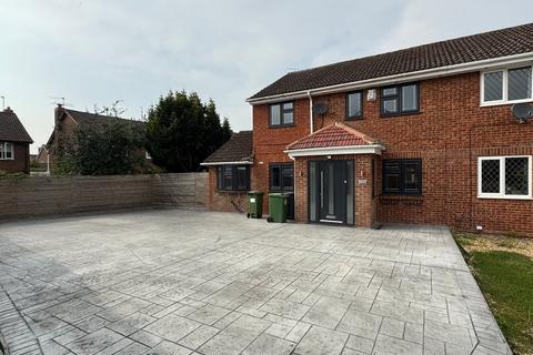 10 Calshot Place, Calcot, Reading, RG31 7DA