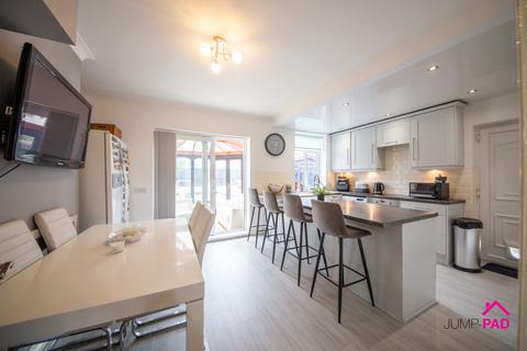 3 bedroom semi-detached house for sale, Queens Drive, Newton-Le-Willows, WA12