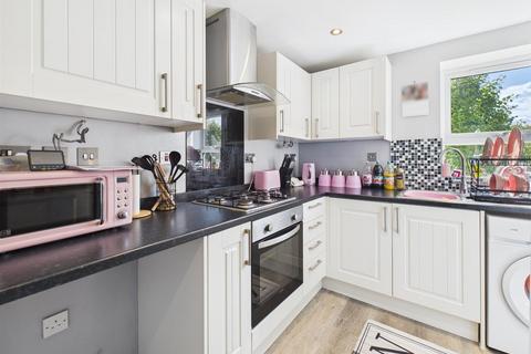 undefined, Dove Place, Aylesbury HP19
