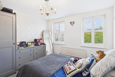 undefined, Dove Place, Aylesbury HP19