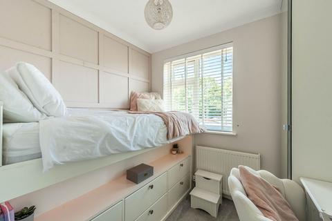 18 Rutherford Way, Bushey Heath, Bushey, WD23 1NJ