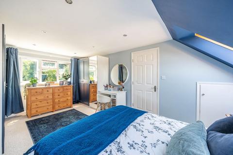 18 Rutherford Way, Bushey Heath, Bushey, WD23 1NJ