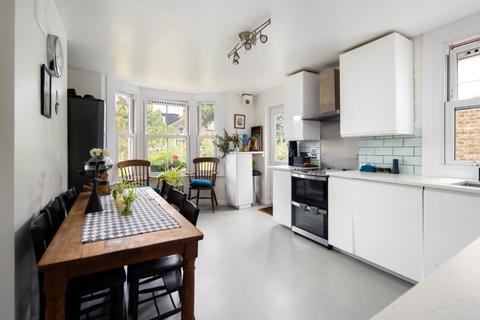 2 bedroom flat for sale, Mildenhall Road, London, E5