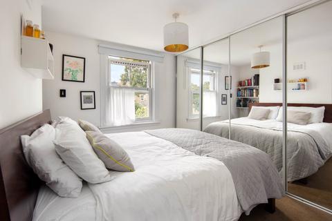 2 bedroom flat for sale, Mildenhall Road, London, E5