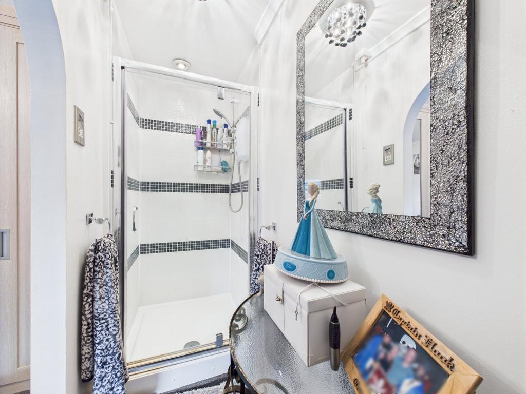 Ensuite