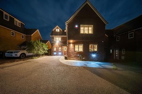 9 The Oaks, Dartford, DA2 6PF