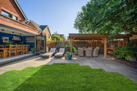 9 The Oaks, Dartford, DA2 6PF