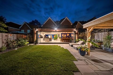 9 The Oaks, Dartford, DA2 6PF