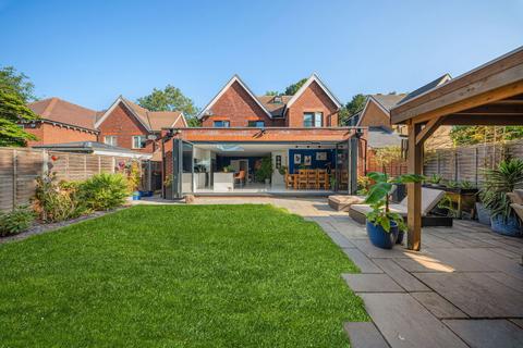9 The Oaks, Dartford, DA2 6PF