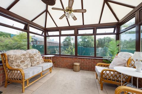 2 bedroom bungalow for sale, Seymour Close, Herne bay
