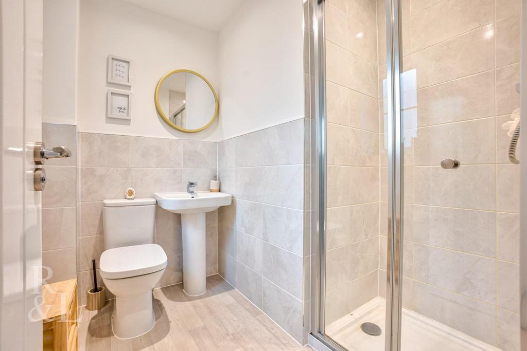 9 Ivatt Close (22).jpg