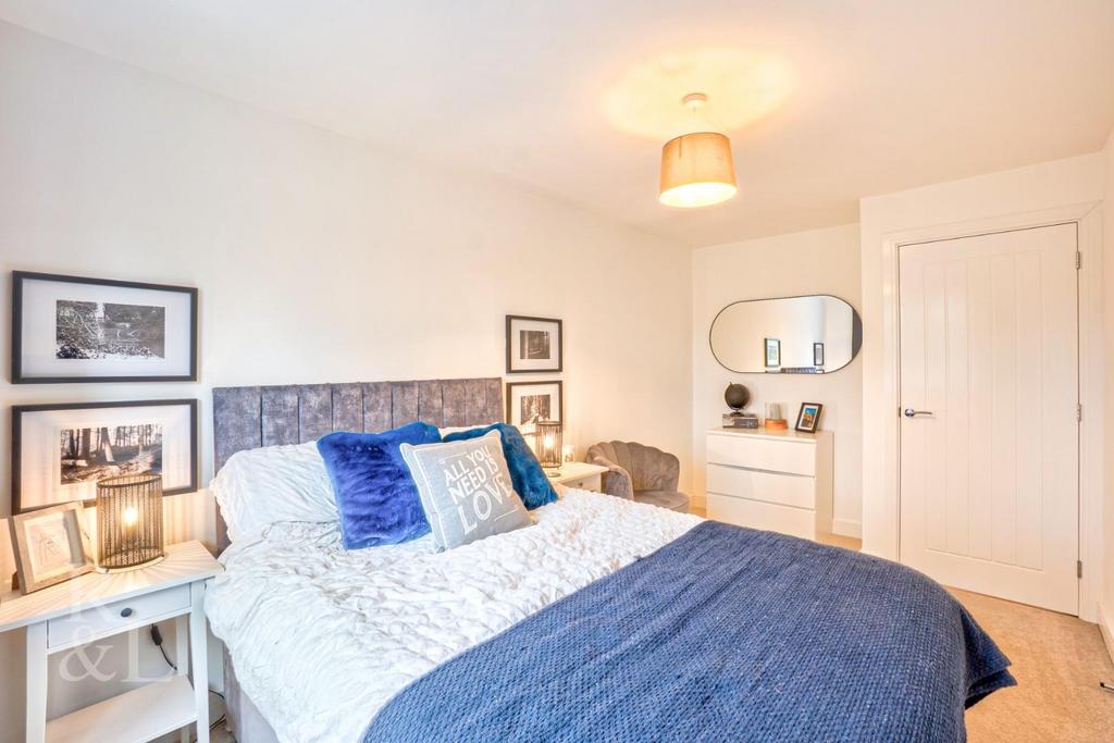 9 Ivatt Close (17).jpg