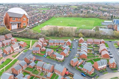 4 bedroom detached house for sale, Ivatt Close, Midway